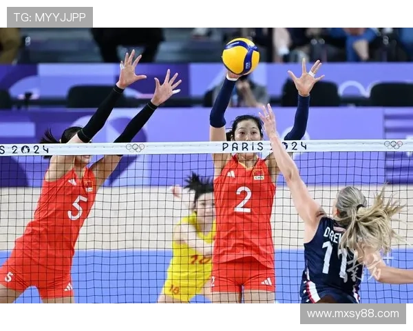 中国女排逆转取胜强势晋级巴黎奥运展现团队精神与永不言弃力量
