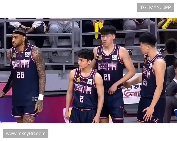 中国篮球队重振雄风迎接世界杯挑战 多名新星崭露头角引发热议