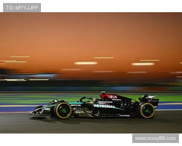 F1赛季最新动态：赛车技术革新与车手激烈竞争引发关注