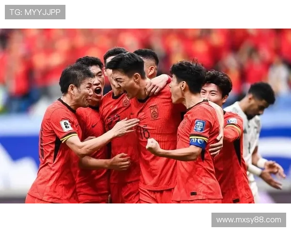 中国足球迎来新篇章，年轻球员崭露头角，国足冲击世界杯之路充满希望