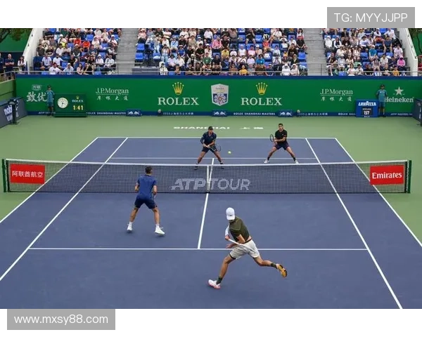网球大师赛精彩纷呈 多位顶级选手争夺冠军宝座引发关注