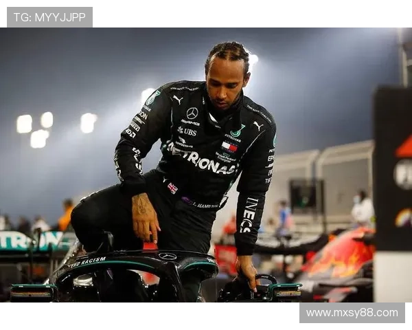 F1赛车手汉密尔顿获新赛季首胜 创下个人职业生涯第100场胜利纪录