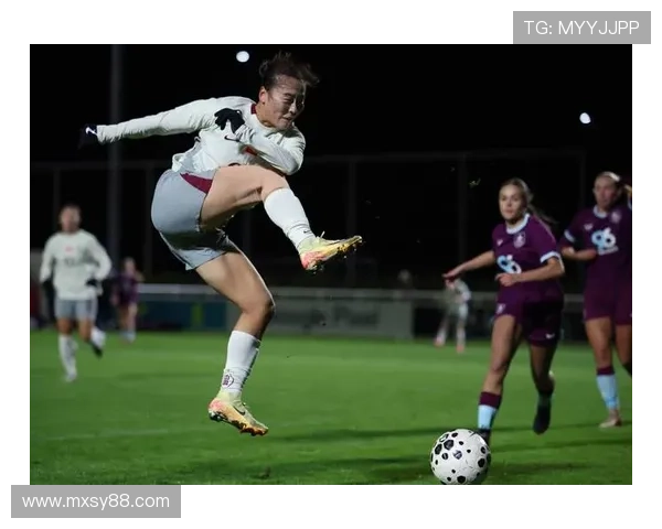 中国足球迎来新机遇 国足热身赛展现年轻力量与战术革新