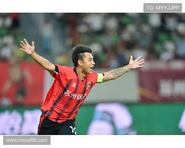 青年球星领衔国家队鏖战激烈赛场掀起新高潮引爆全国关注热潮